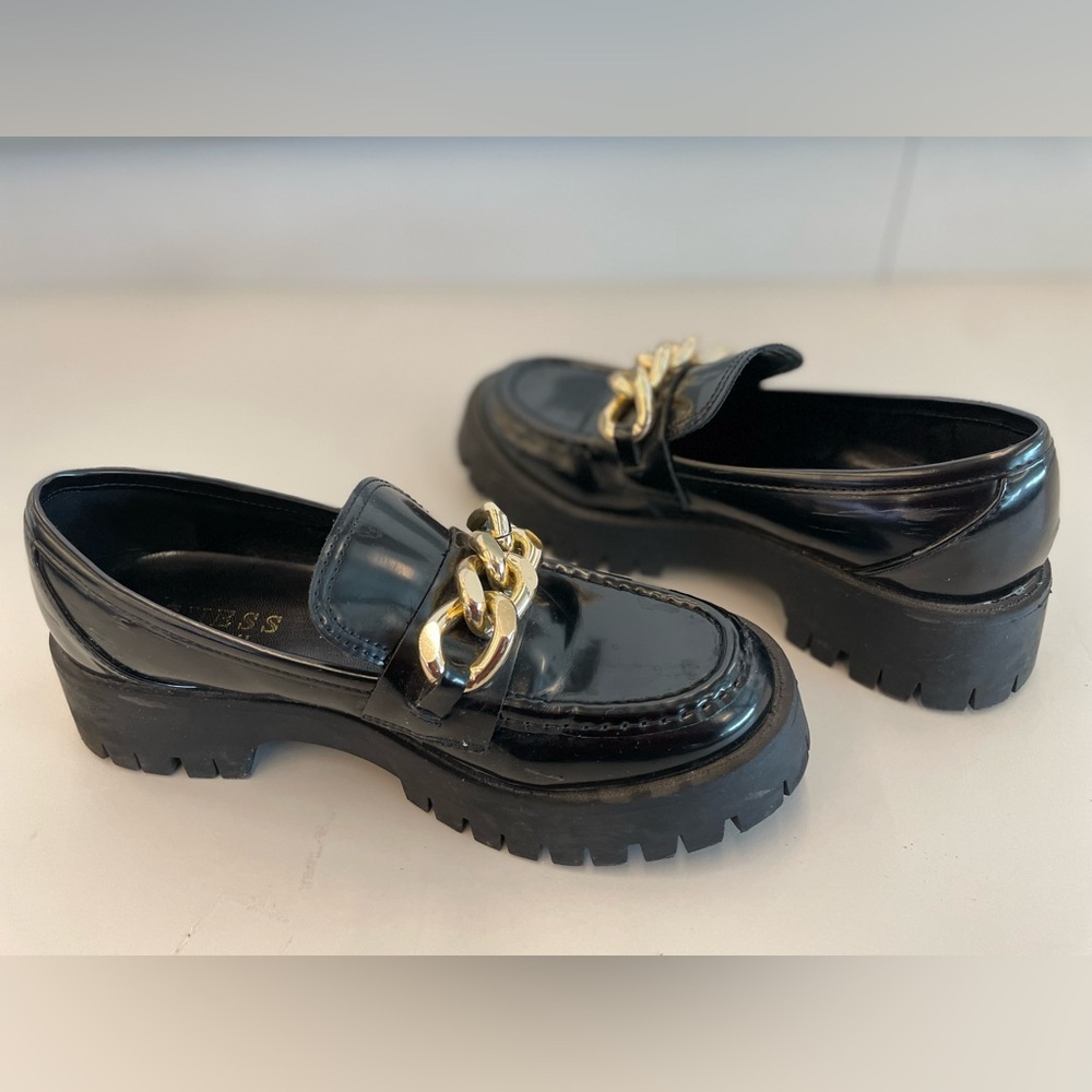New Guess Hillford Sole Loafers Chunky Platform, Gold Chain size 6